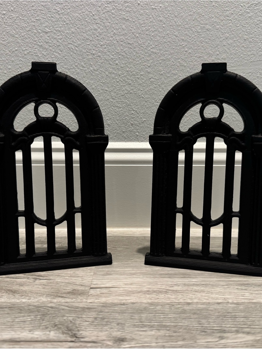 Home Accents Black Arch Decorative Bookends